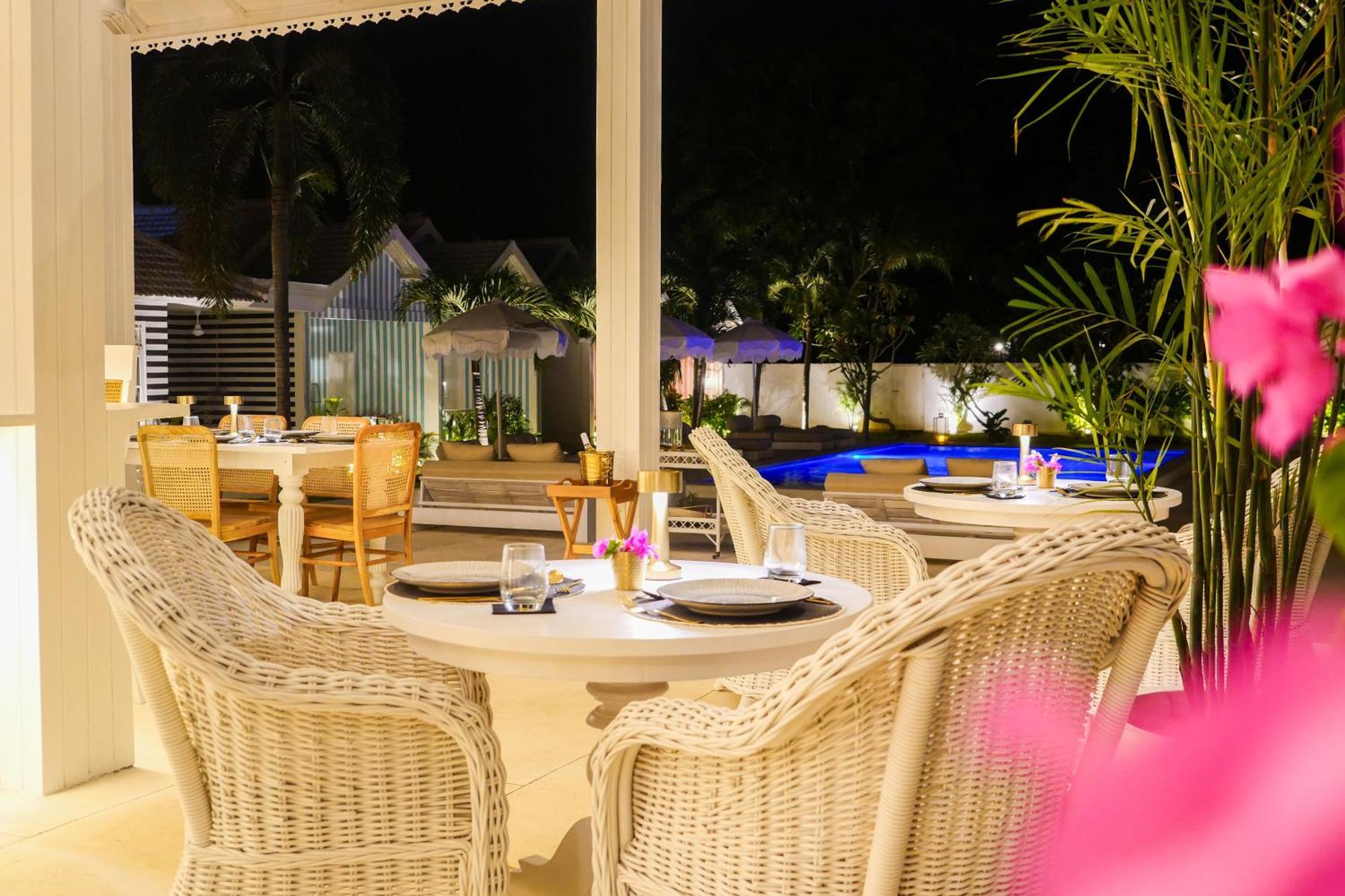 Ria Uluwatu, Tropical Chic Hotel Buitenkant foto