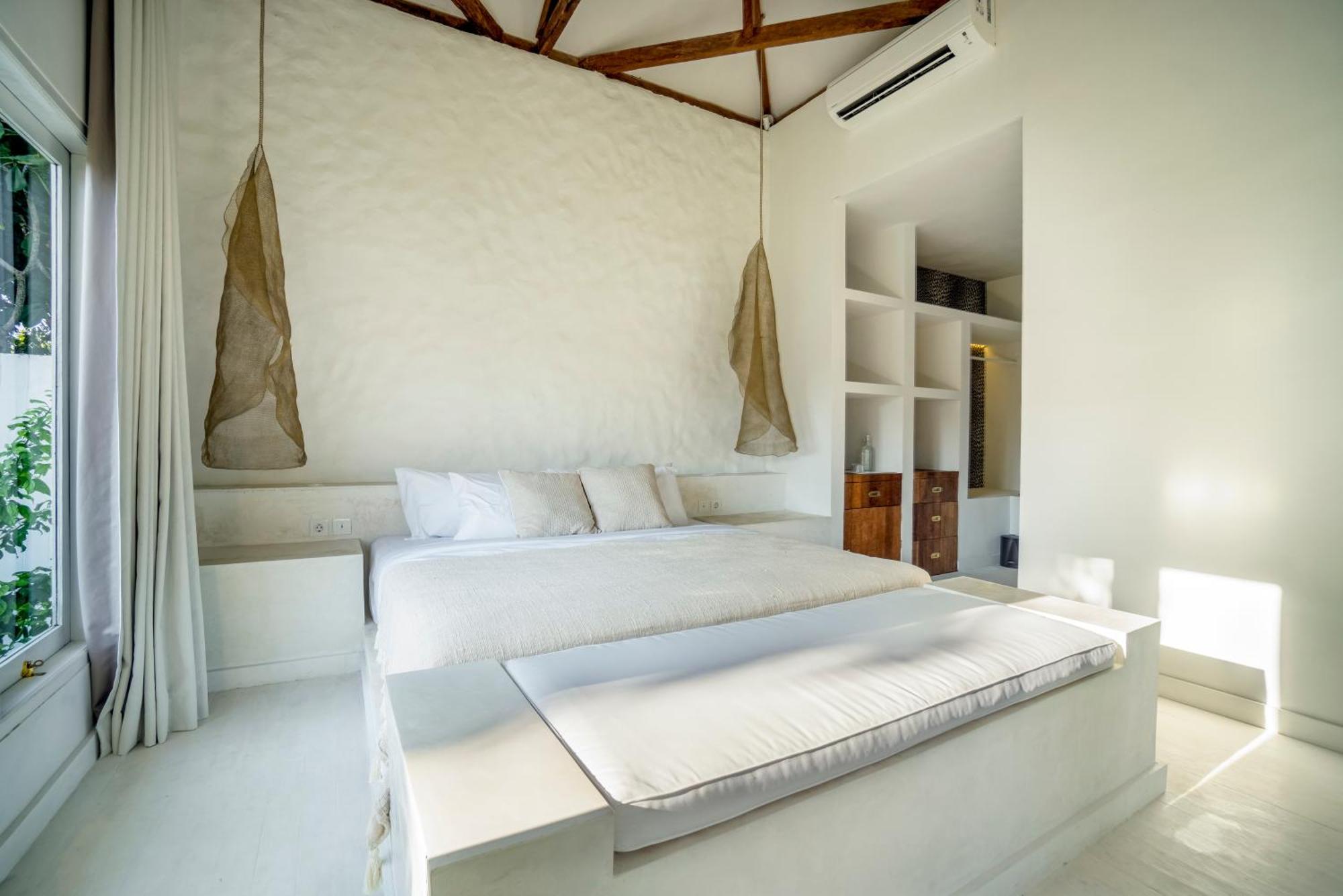 Ria Uluwatu, Tropical Chic Hotel Buitenkant foto