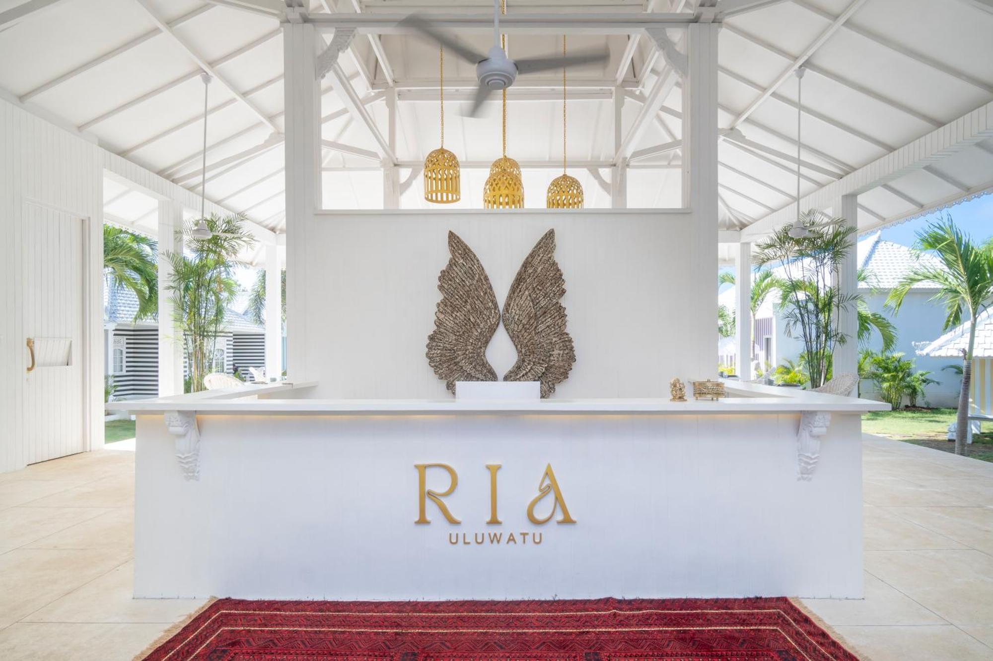 Ria Uluwatu, Tropical Chic Hotel Buitenkant foto